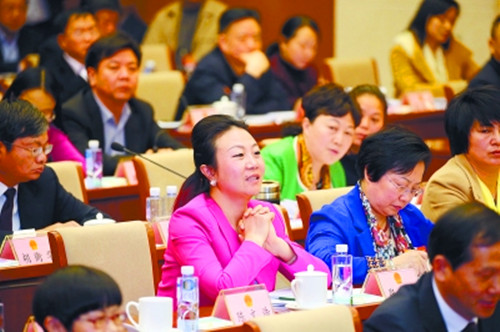 带来六个提案,重点还是“农民工”问题 ——来自山河智能的全国人大代表张晓庆接受本报记者专访,为进城务