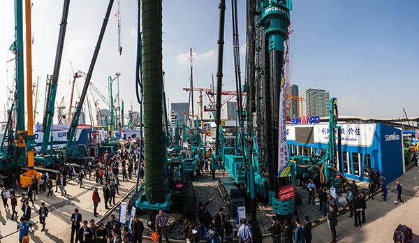 山河智能宝马展用创新倾倒客户,现场签单两亿元