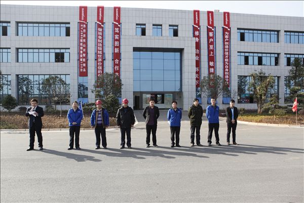 111111.JPG 山河智能新型静压桩机实现热销,高效节能是主因