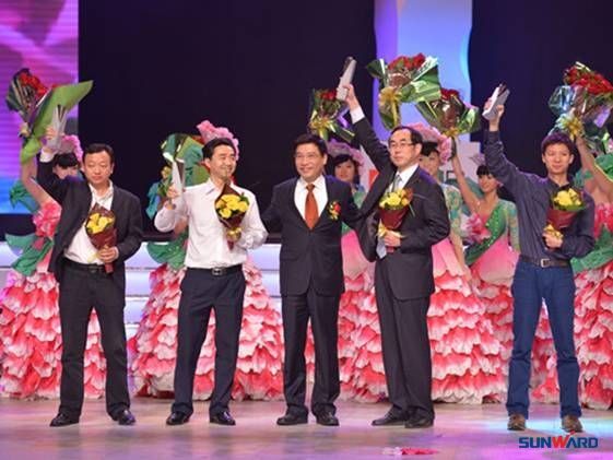 山河Aurora(阿若拉)SA60L轻型运动飞机喜获2012年中国优秀工业设计奖金奖