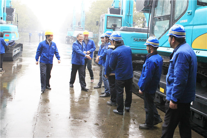 携手奋进,羊年共赢,山河智能开门大吉