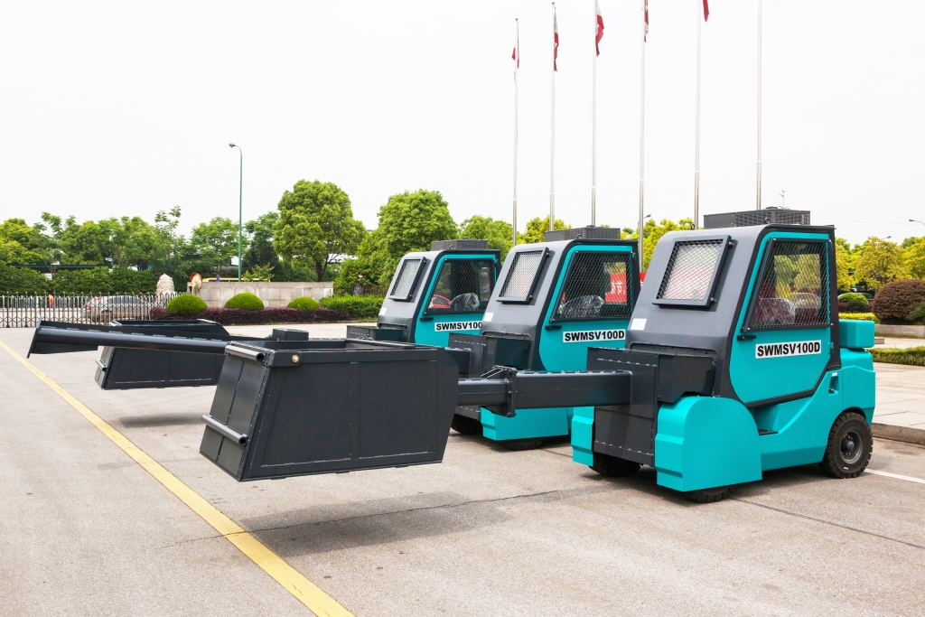 创新蕴于市场,山河智能多功能加料车全新亮相