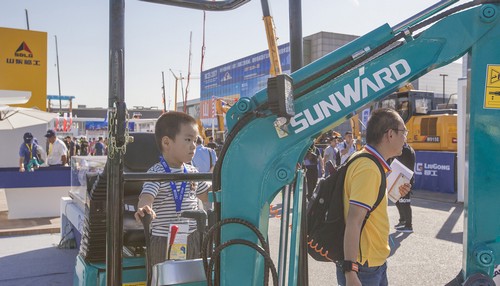 山河智能酷帅曾大虾,一大波美图带你亲临北京BICES展