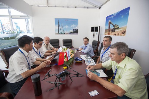 山河智能酷帅曾大虾,一大波美图带你亲临北京BICES展