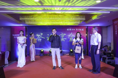 山河智能酷帅曾大虾,一大波美图带你亲临北京BICES展