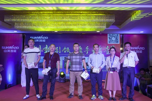 山河智能酷帅曾大虾,一大波美图带你亲临北京BICES展