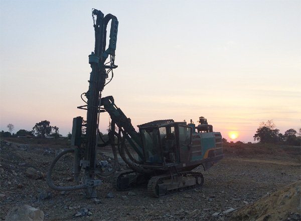 湄公河上的硬汉!山河智能露天钻车展中国制造魅力