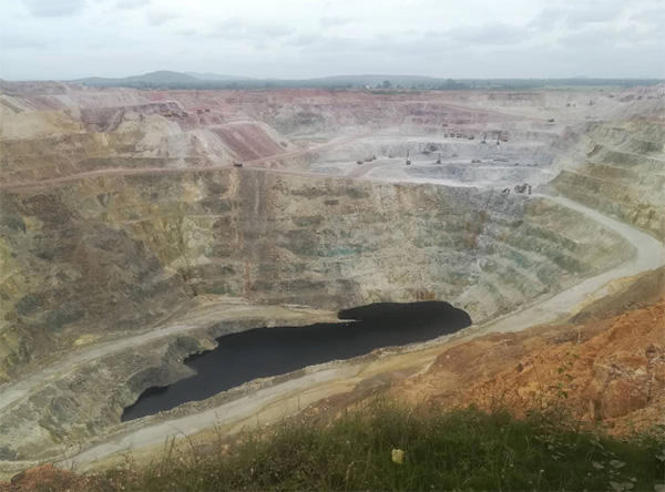 高温酷暑,山河智能凿岩设备异域扬威