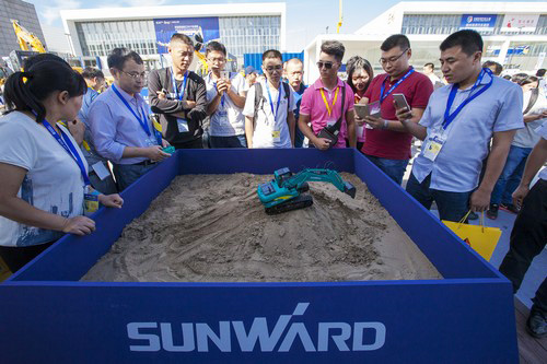 山河智能酷帅曾大虾,一大波美图带你亲临北京BICES展