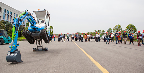 东盟十国主流媒体齐聚山河智能,共话21世纪海上丝绸之路