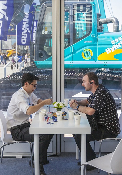 山河智能酷帅曾大虾,一大波美图带你亲临北京BICES展