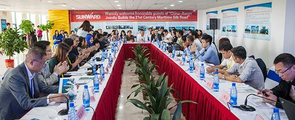 东盟十国主流媒体齐聚山河智能,共话21世纪海上丝绸之路