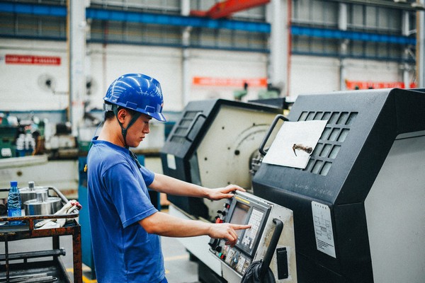 曾梦想当厨师,却成数控车工大师