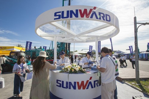 山河智能酷帅曾大虾,一大波美图带你亲临北京BICES展