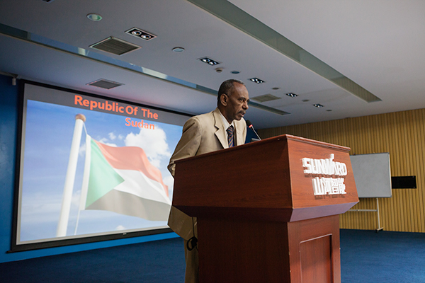 “一带一路”国家代表团到访山河智能,感受“大开眼界”