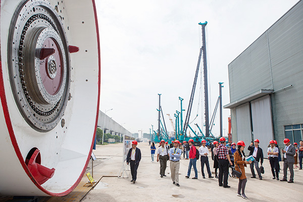 东盟十国主流媒体齐聚山河智能,共话21世纪海上丝绸之路