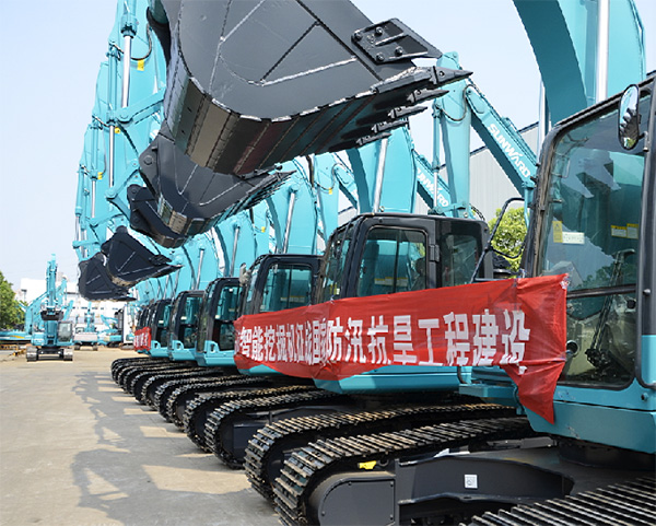 抗洪英雄显身手,山河智能系列挖掘机奔赴抗洪一线