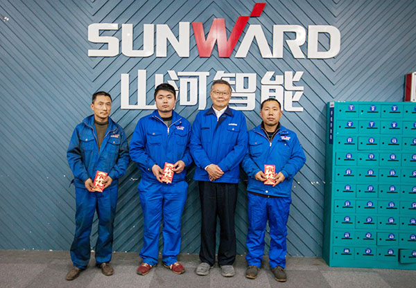 温暖!山河智能2017年春节慰问40名困难职工