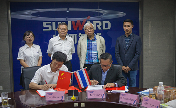 掘金一带一路,山河智能中大挖大批量出口泰国