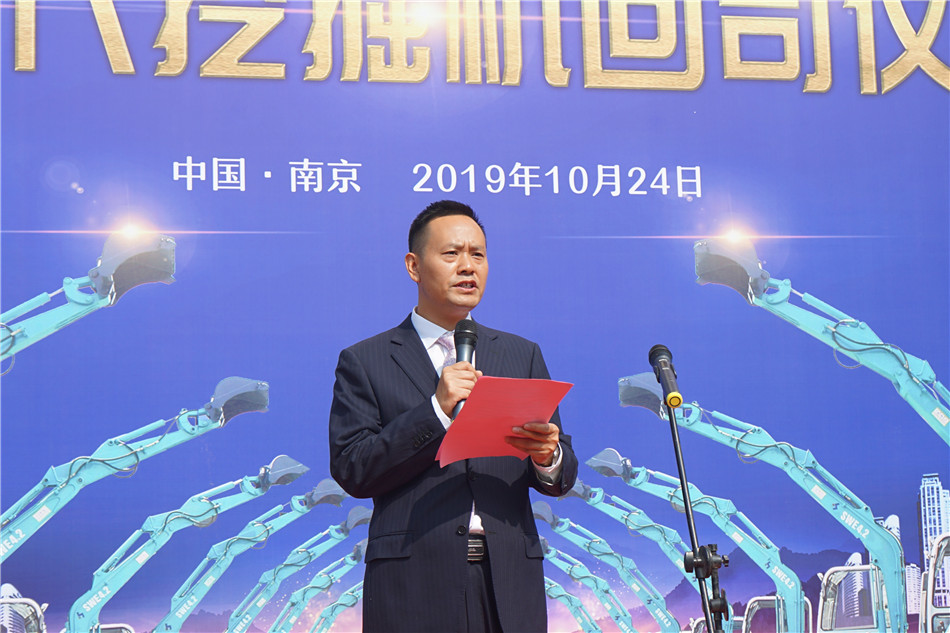 服役15年,超过20000小时!元老级挖机接“回家”!