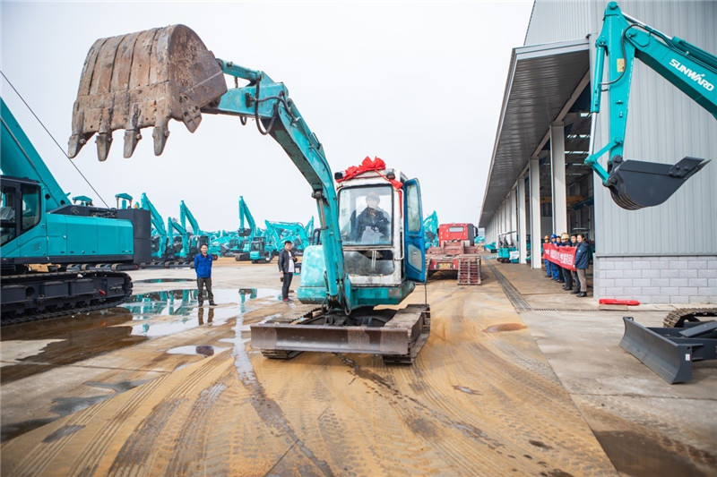 荣耀归来!山河智能第一代挖机顺利“回家”啦