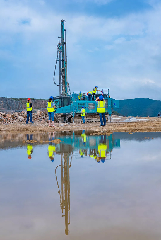 15年3万小时!山河智能元老级潜孔钻机“雄风”依旧