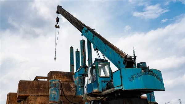 祝贺,中国首台大吨位多功能液压静力压桩机今年二十岁了!