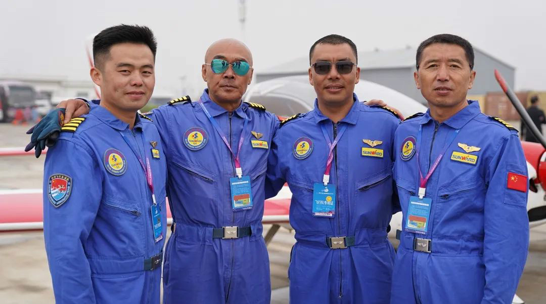 山河四机飞行编队惊艳尧城(太原)国际通用航空飞行大会