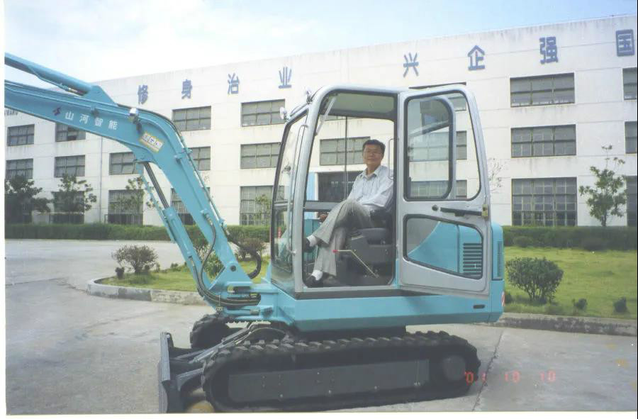 以先导式创新实现挖掘机从无到有,从小到大,从大到强!