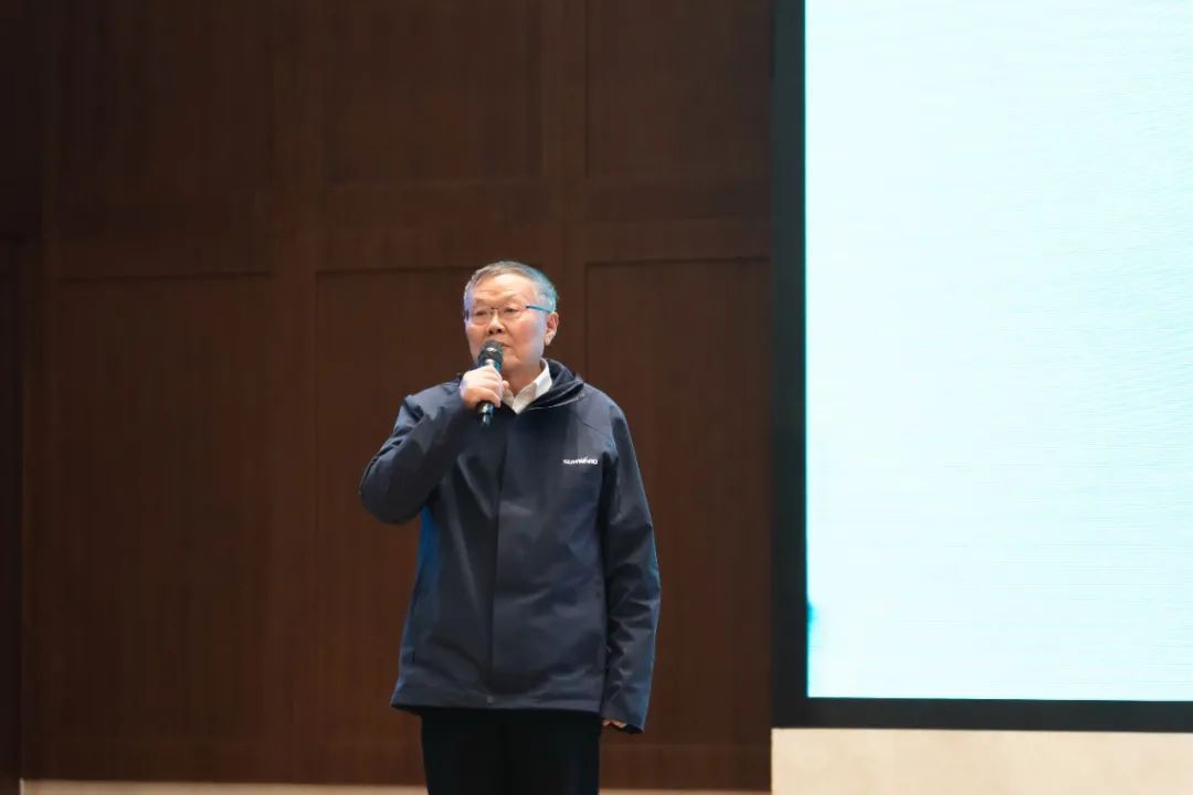 同心克难再腾飞,携手齐心冲万台——2021山河智能挖掘机经销商年会圆满召开