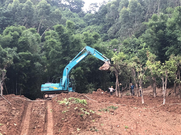 山河智能SWE 215E挖掘机是他的左膀右臂!