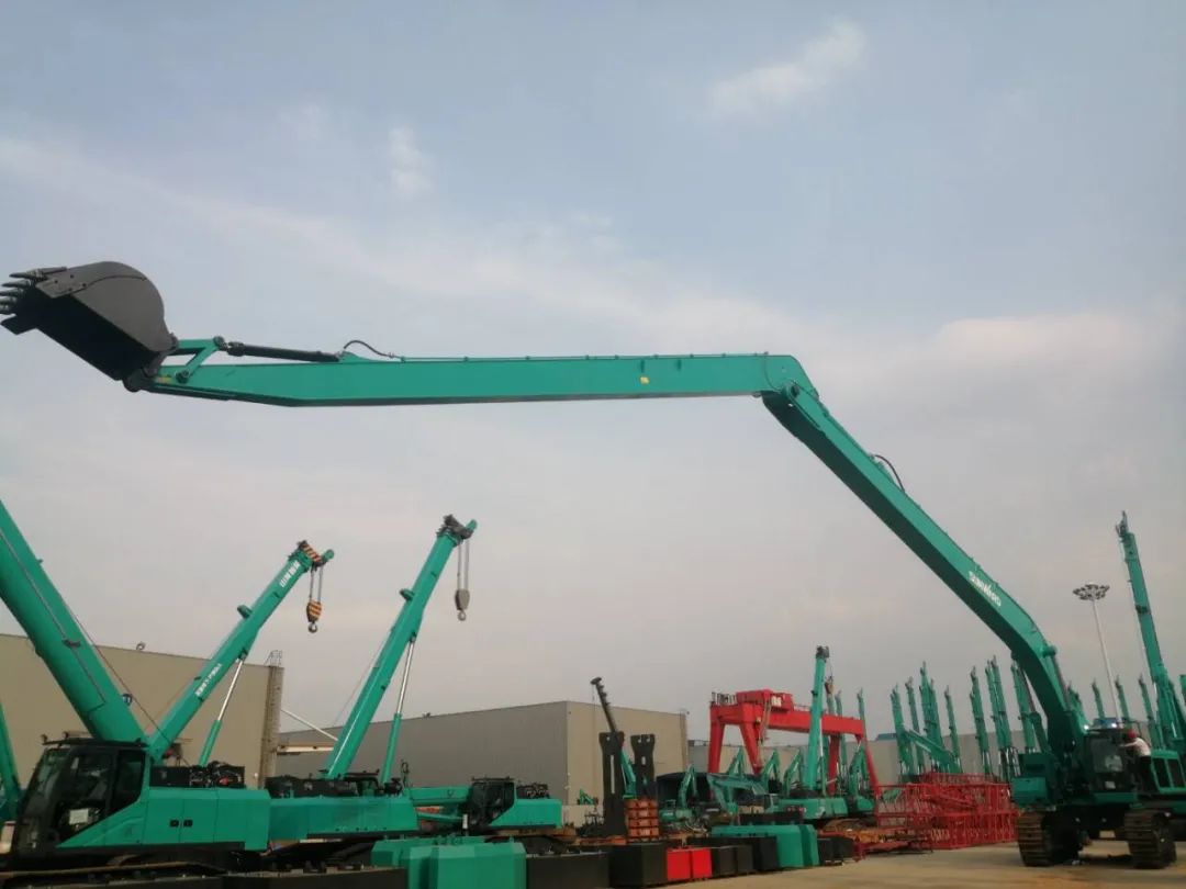 挖深全球第一!山河智能加长臂液压挖掘机SWE950ELR出口南美