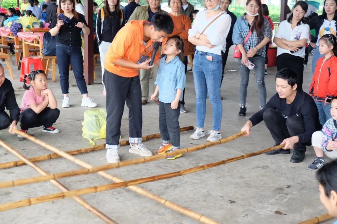 童年不同Young,稻花香里亲子欢——山河智能组织开展六一亲子活动