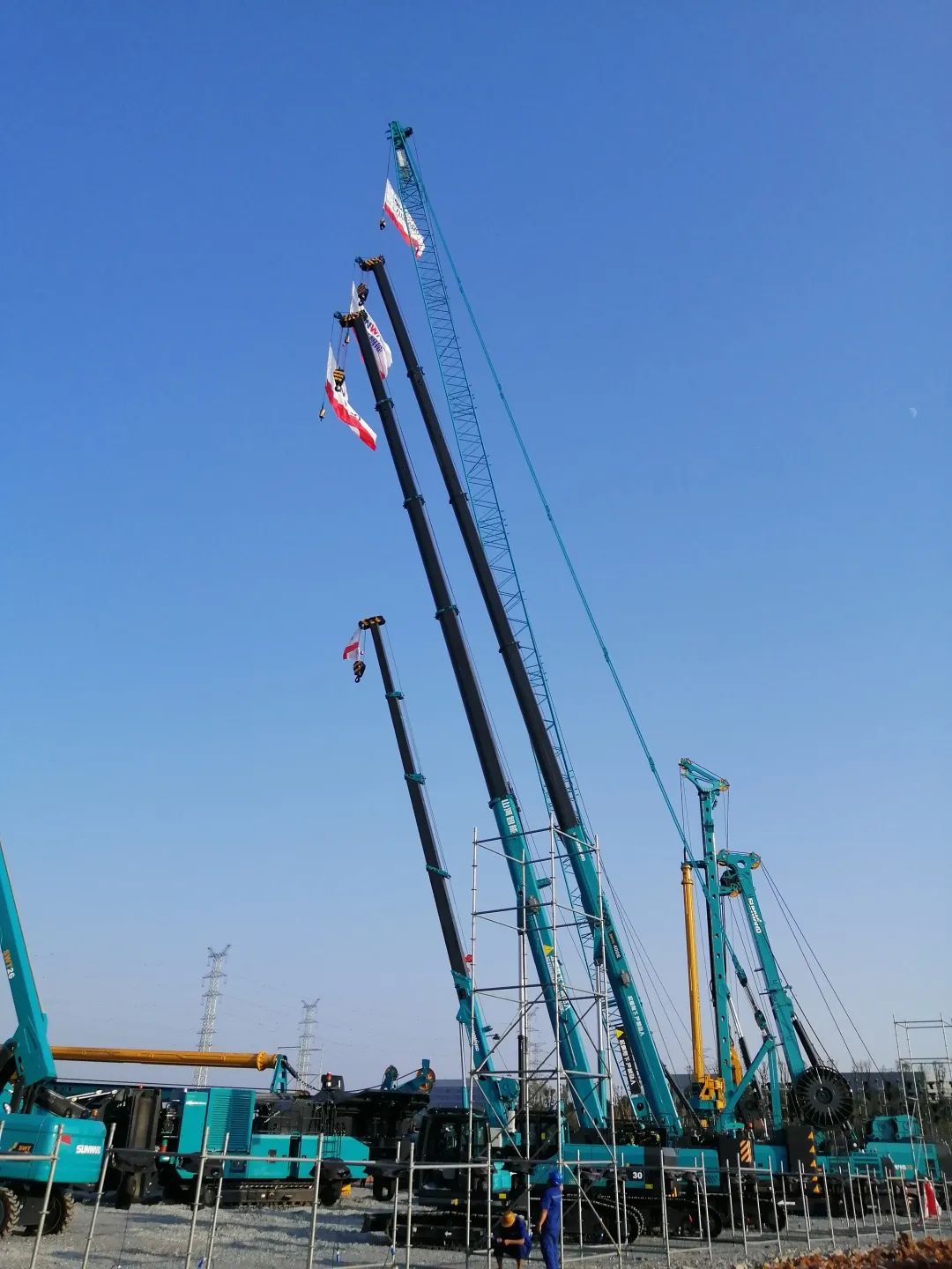 “重”磅出击!山河智能起重机械组团“登场”