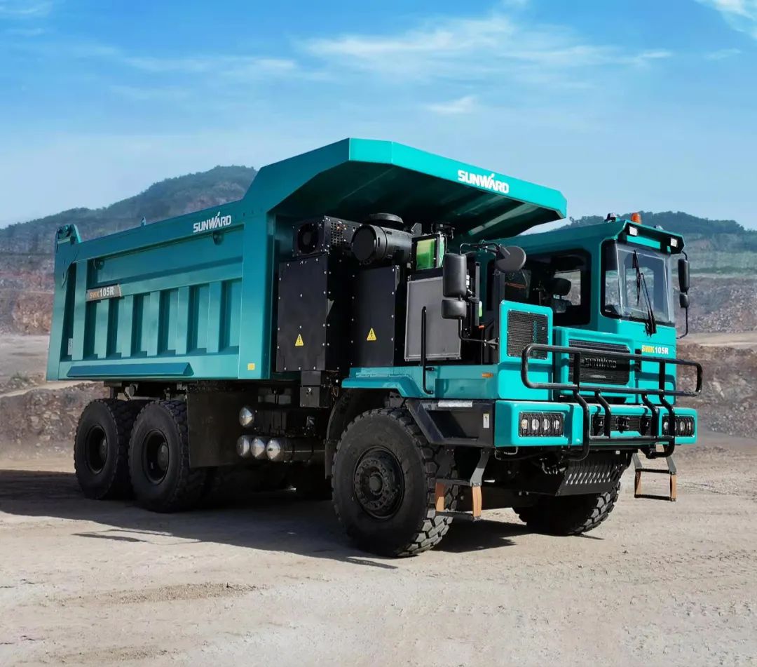 新能源,长续航!山河智能首台LNG增程式宽体矿卡下线交付