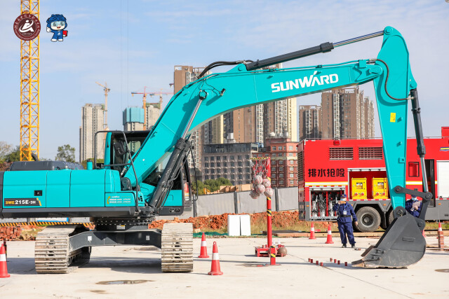 轮胎式挖掘机和履带式挖掘机,你更看好哪个?