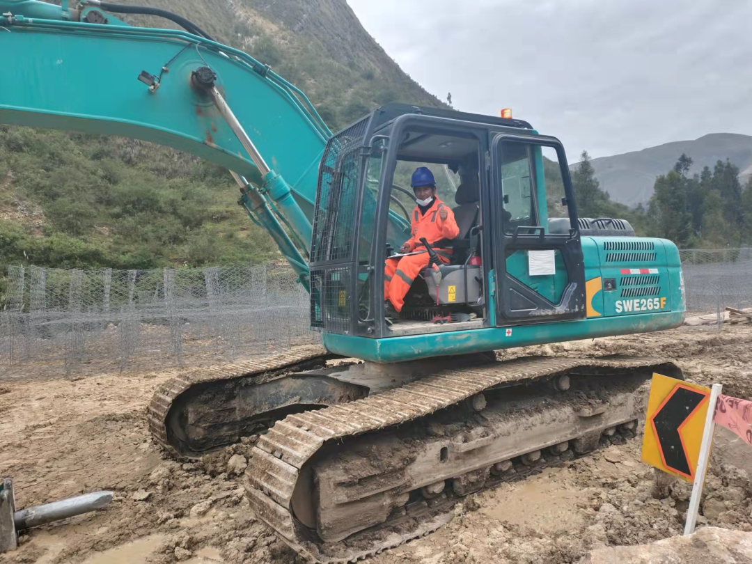 挑战世界第二高山脉!山河智能装备助力秘鲁安第斯国家公路项目建设