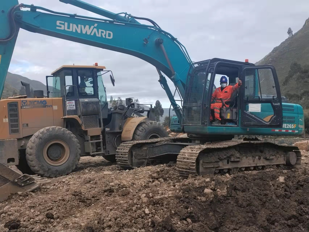 挑战世界第二高山脉!山河智能装备助力秘鲁安第斯国家公路项目建设