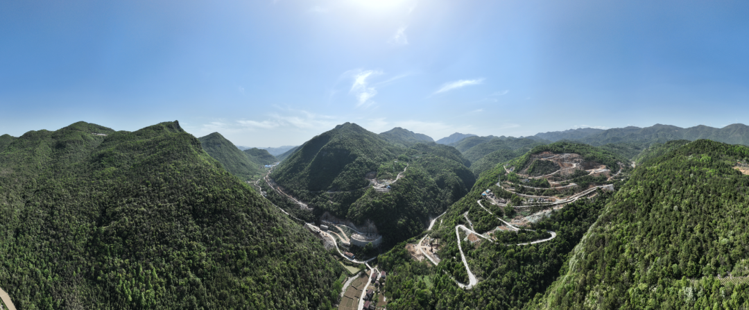 展现施工“奇效”!山河智能旋挖钻机强势助力炉慈高速公路建设