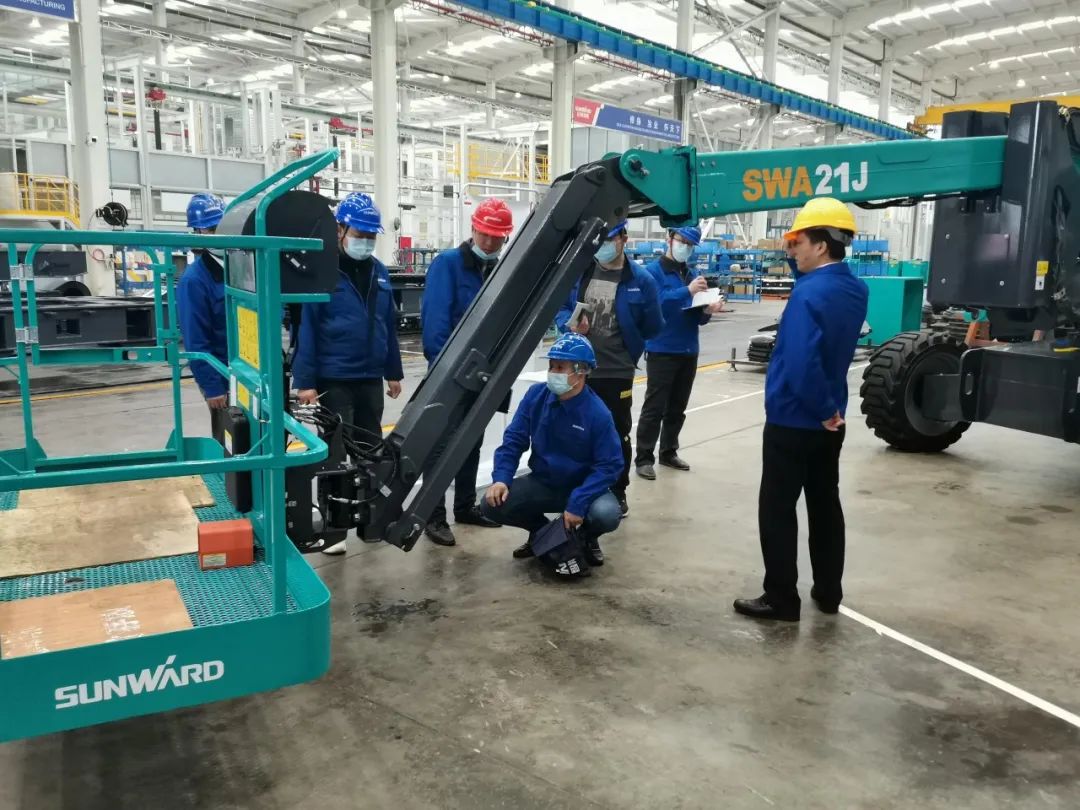 行业同级别产品之最!山河智能又一款曲臂式高空作业平台成功下线