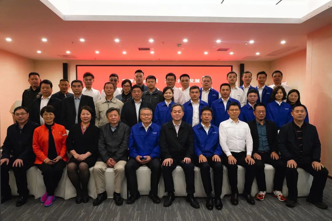 抱团出海,携手共赢!何清华带队赴湖南异地商会联合会拜访交流