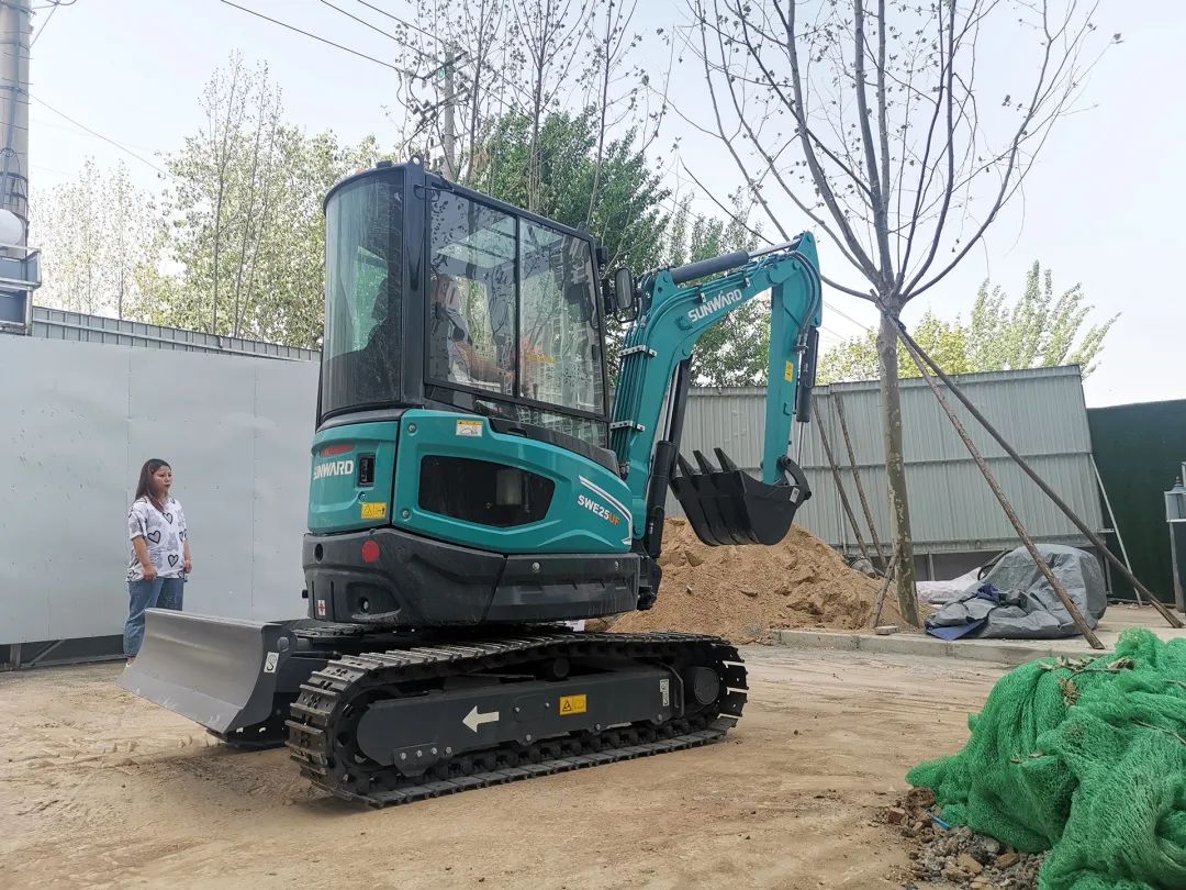 冲、冲、冲!带您感受山河智能挖掘机火热交机时刻