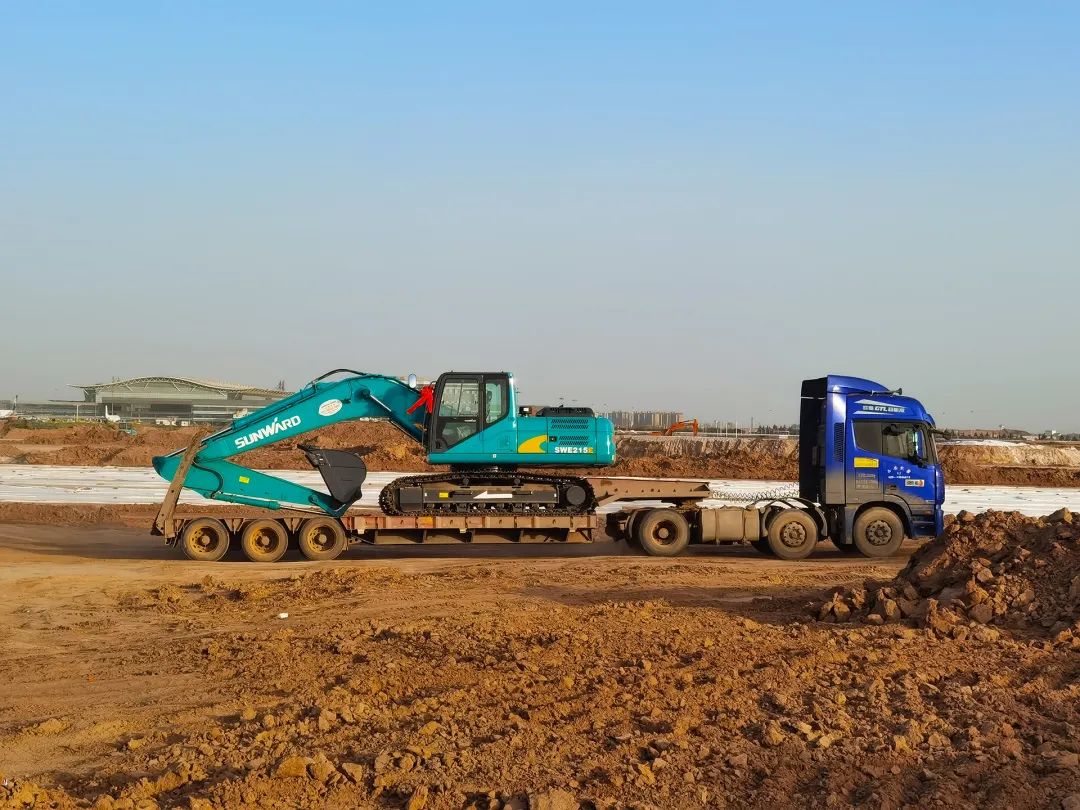 冲、冲、冲!带您感受山河智能挖掘机火热交机时刻