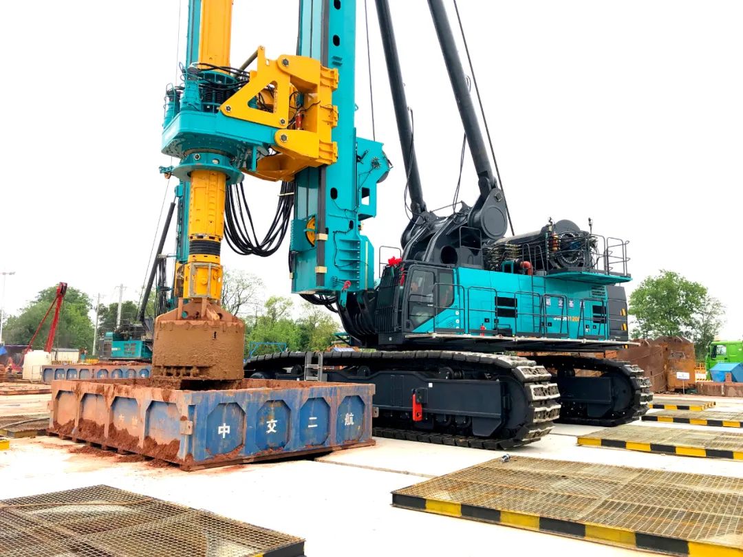 再啃“硬骨头”!山河智能“超级桩备”助建燕矶长江大桥