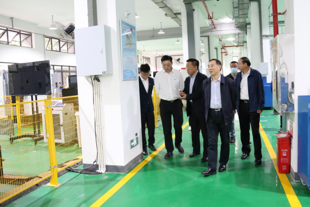 校企合作谱新篇!又一所山河智能参建学院成立