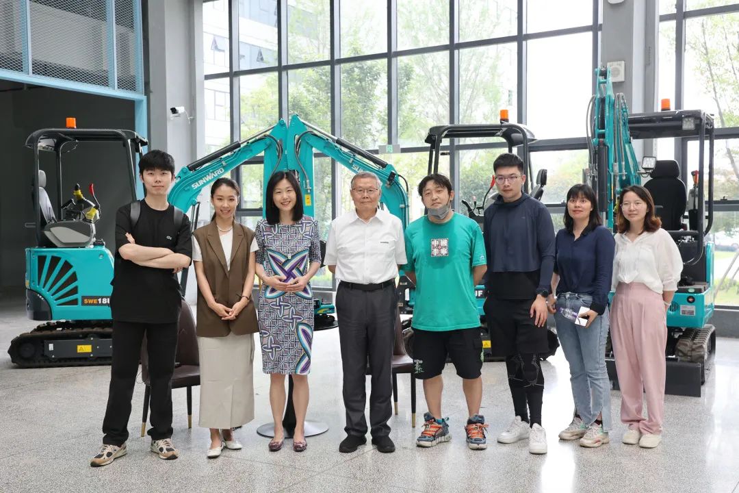 CGTN探厂!专访山河智能董事长、首席专家何清华花絮来了