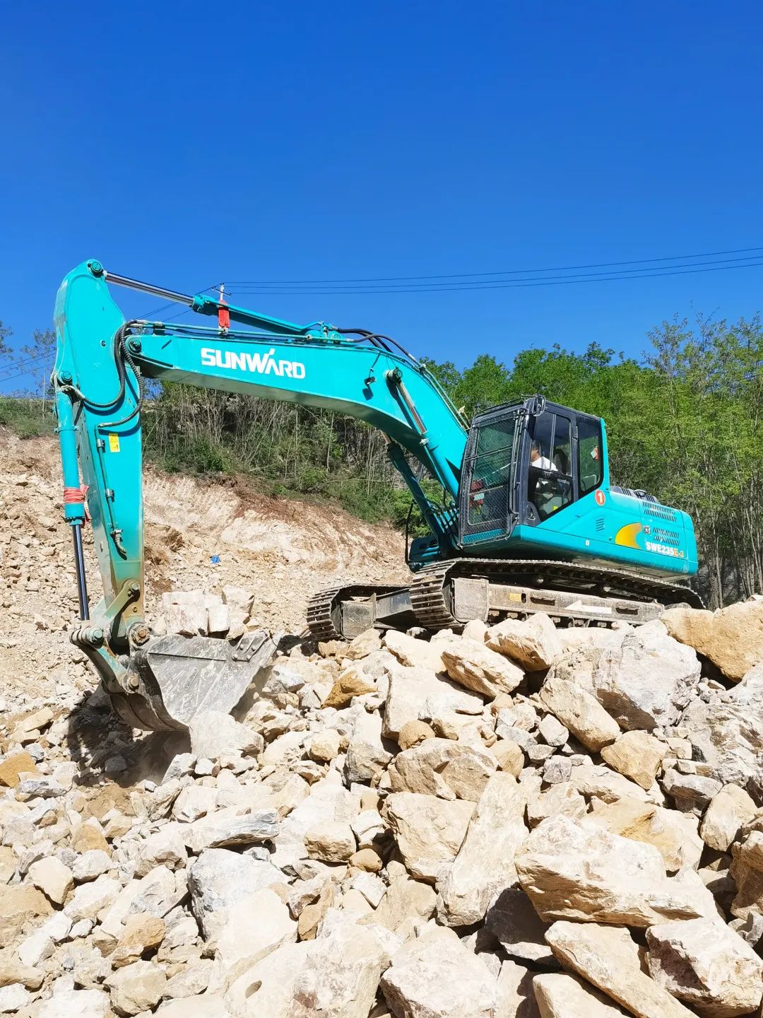 三员山河挖机“悍将”收服“铁粉”一枚,凭什么?