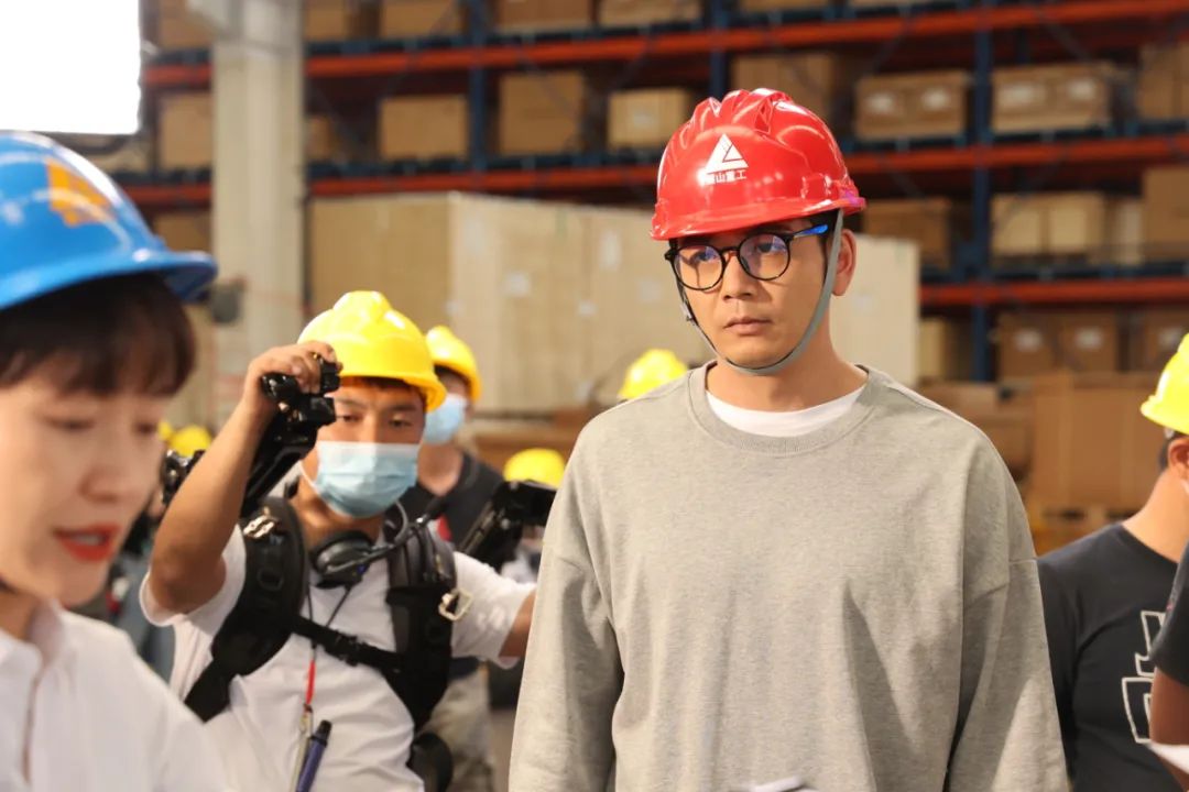 图集 | 坐等开播!山河智能协拍电视剧《重中之重》杀青