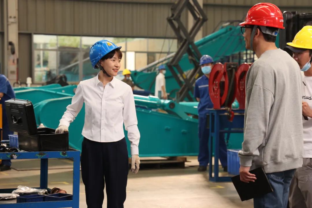 图集 | 坐等开播!山河智能协拍电视剧《重中之重》杀青