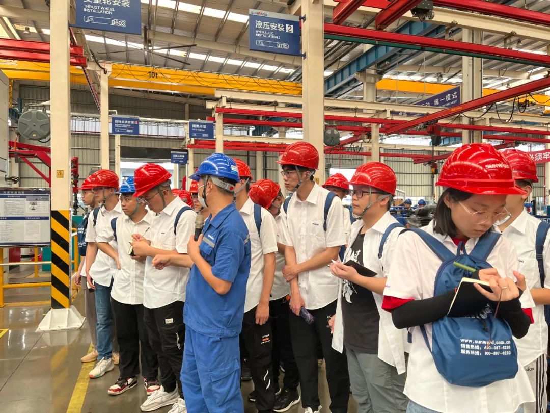 校招 | 盛夏七月,这群“向着太阳奔跑”的少年来山河智能啦!